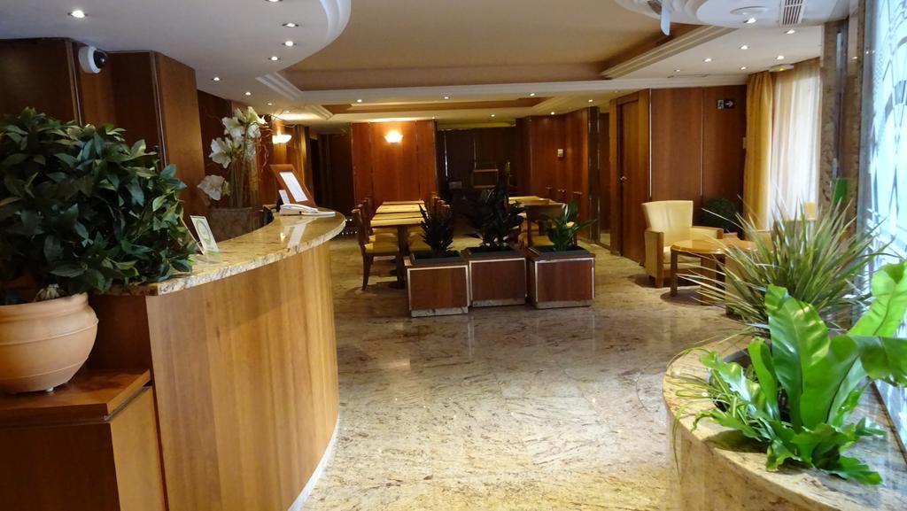 Herberg Club Nice